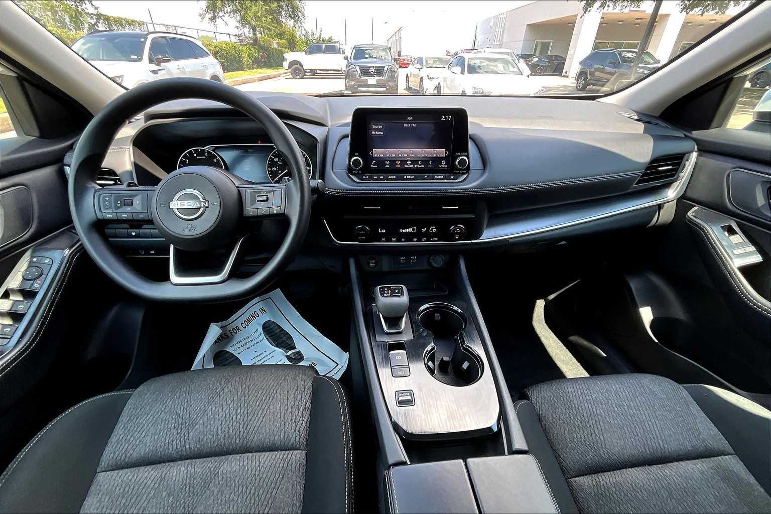 2024 Nissan Rogue SV photo 13