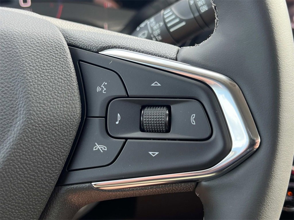 2025 Chevrolet Trax LT photo 21