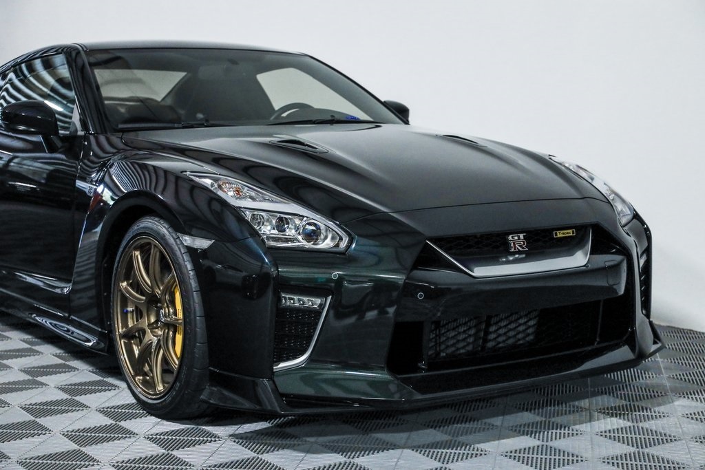 2021 Nissan GT-R Premium photo 8