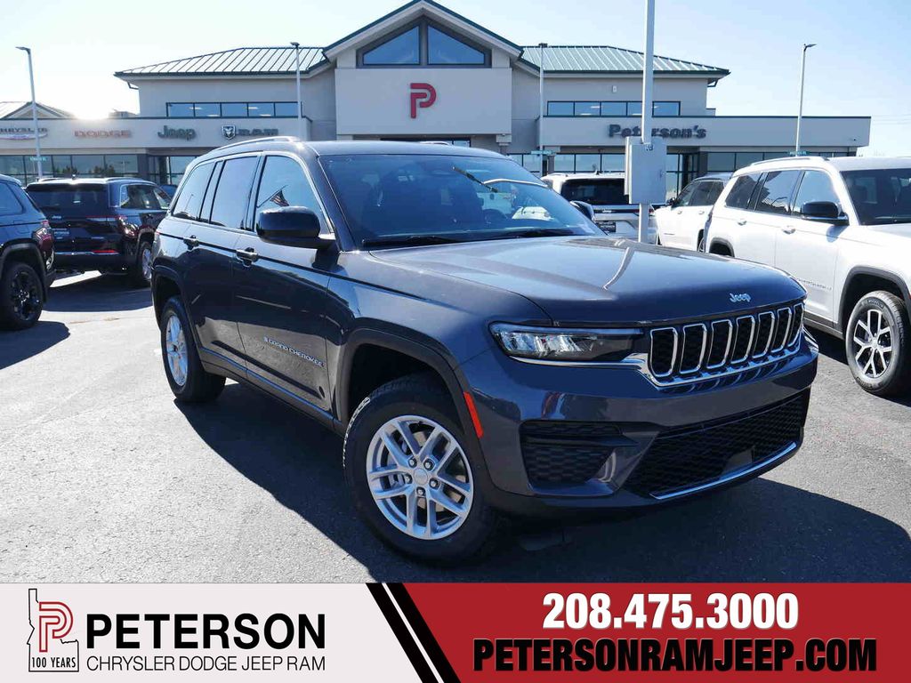 2025 Jeep Grand Cherokee Laredo's photo