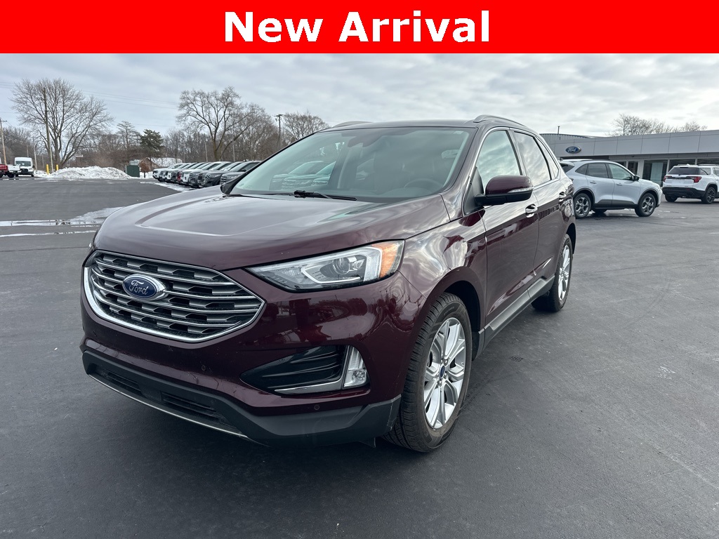 2021 Ford Edge Titanium's photo