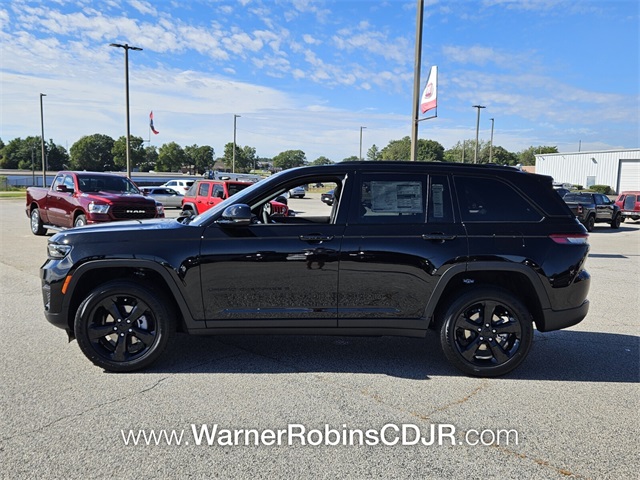 2025 Jeep Grand Cherokee Altitude X photo 4