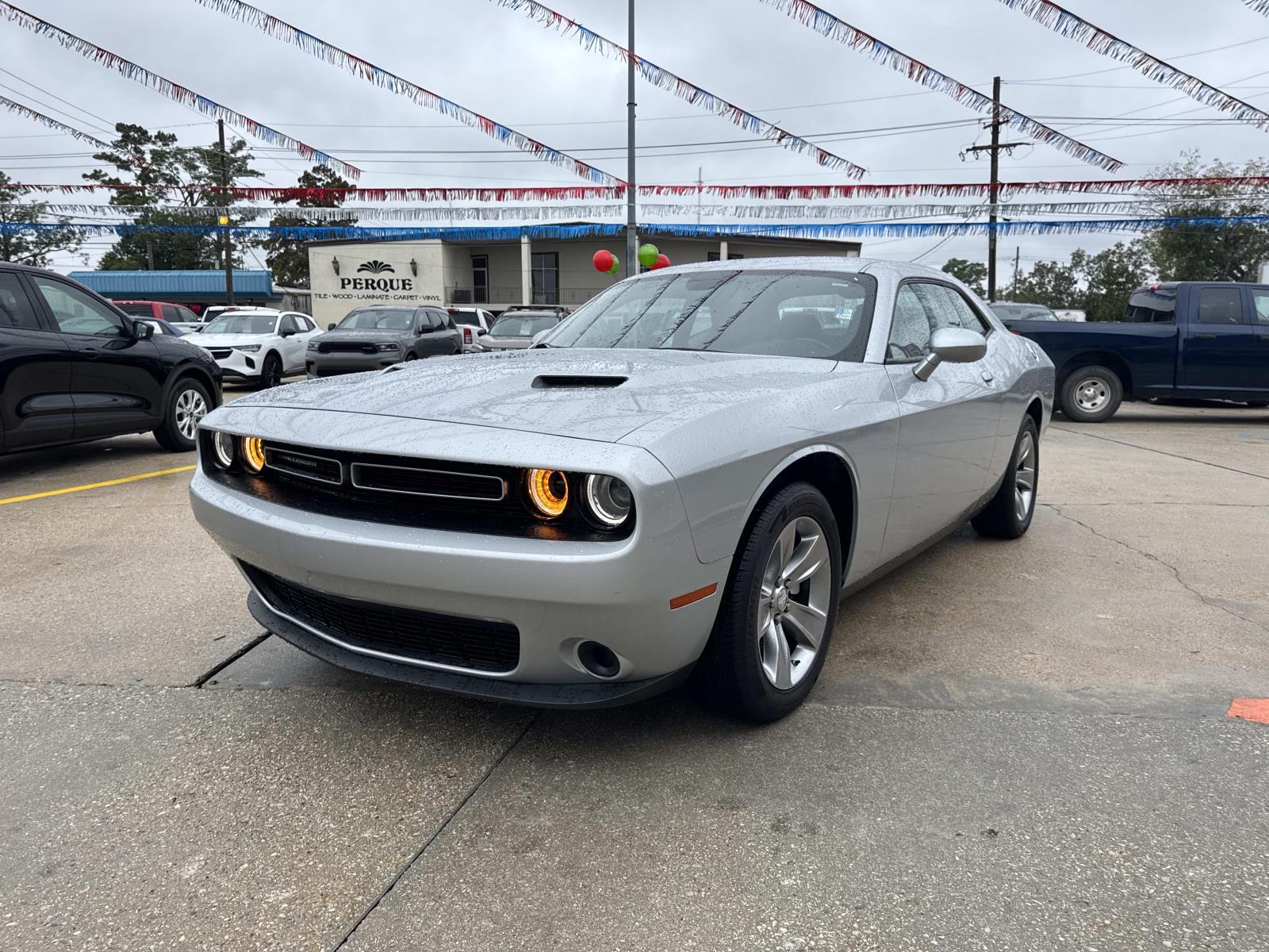 2022 Dodge Challenger SXT photo 3