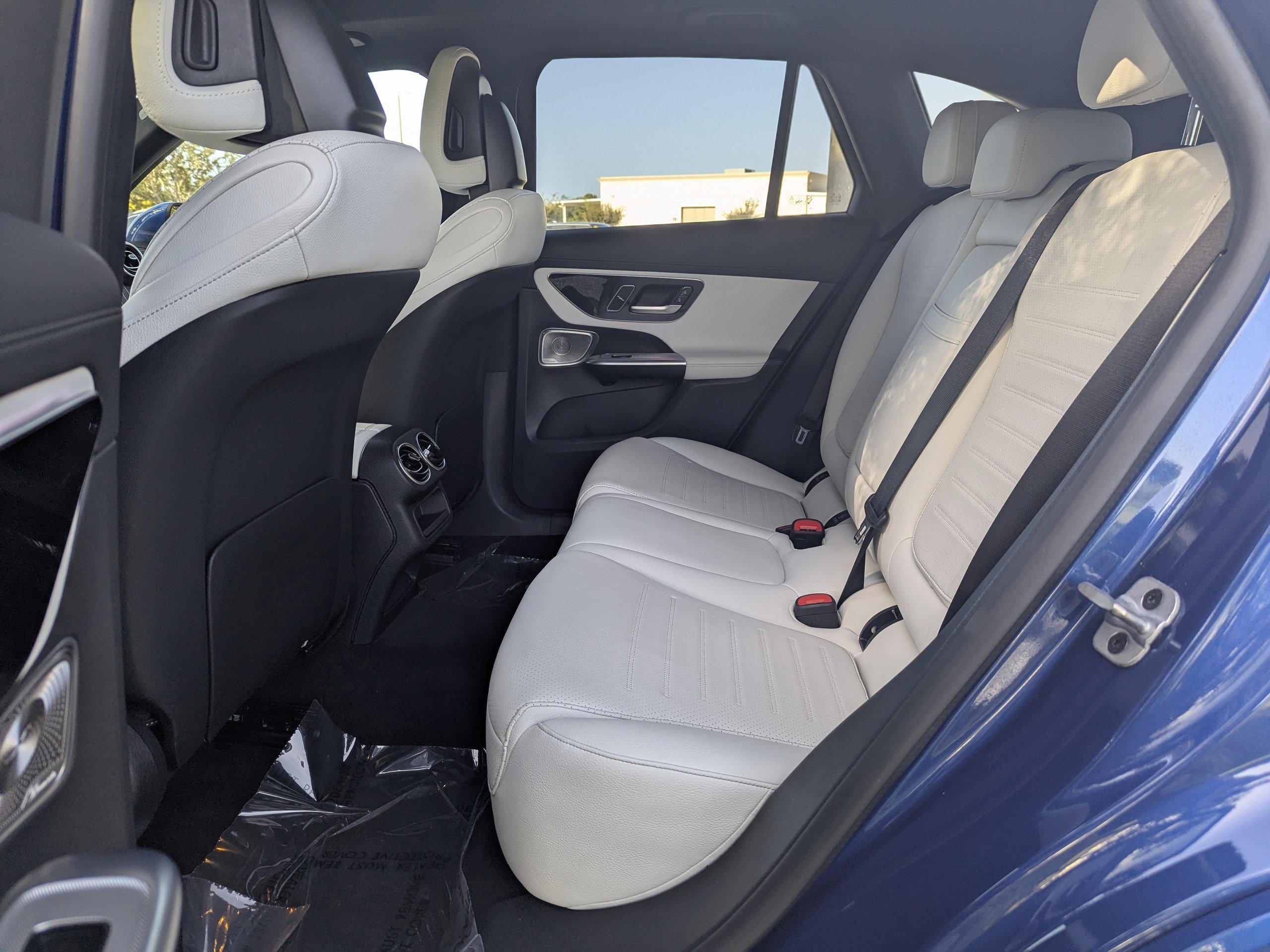 2023 Mercedes Benz GLC 300 photo 18