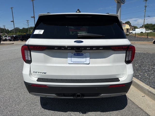 2025 Ford Explorer photo 9