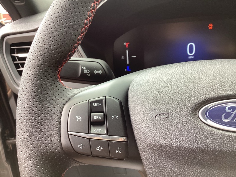 2025 Ford Escape Hybrid ST-Line Select photo 35