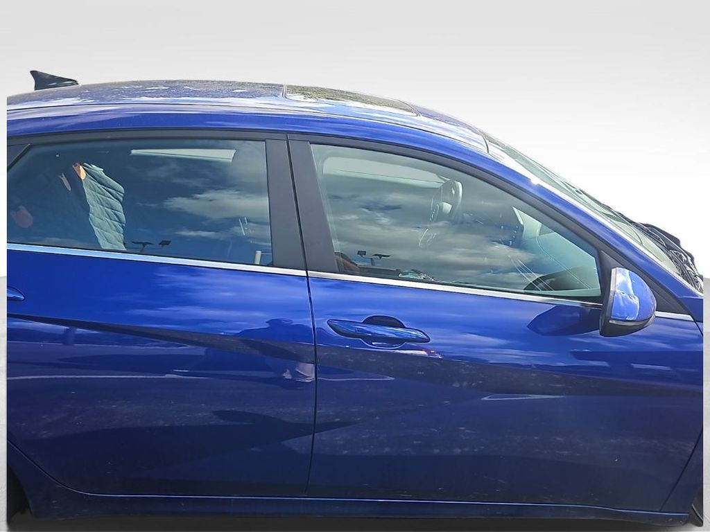 2021 Hyundai Elantra SEL photo 9