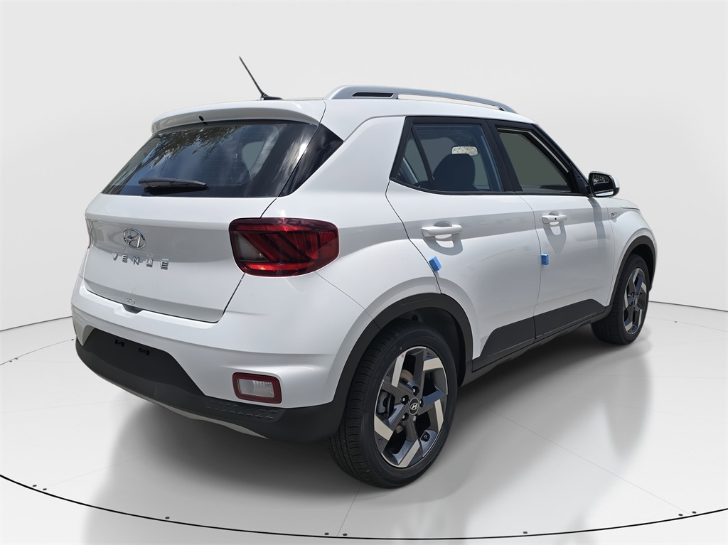 2026 Hyundai Venue SEL photo 3