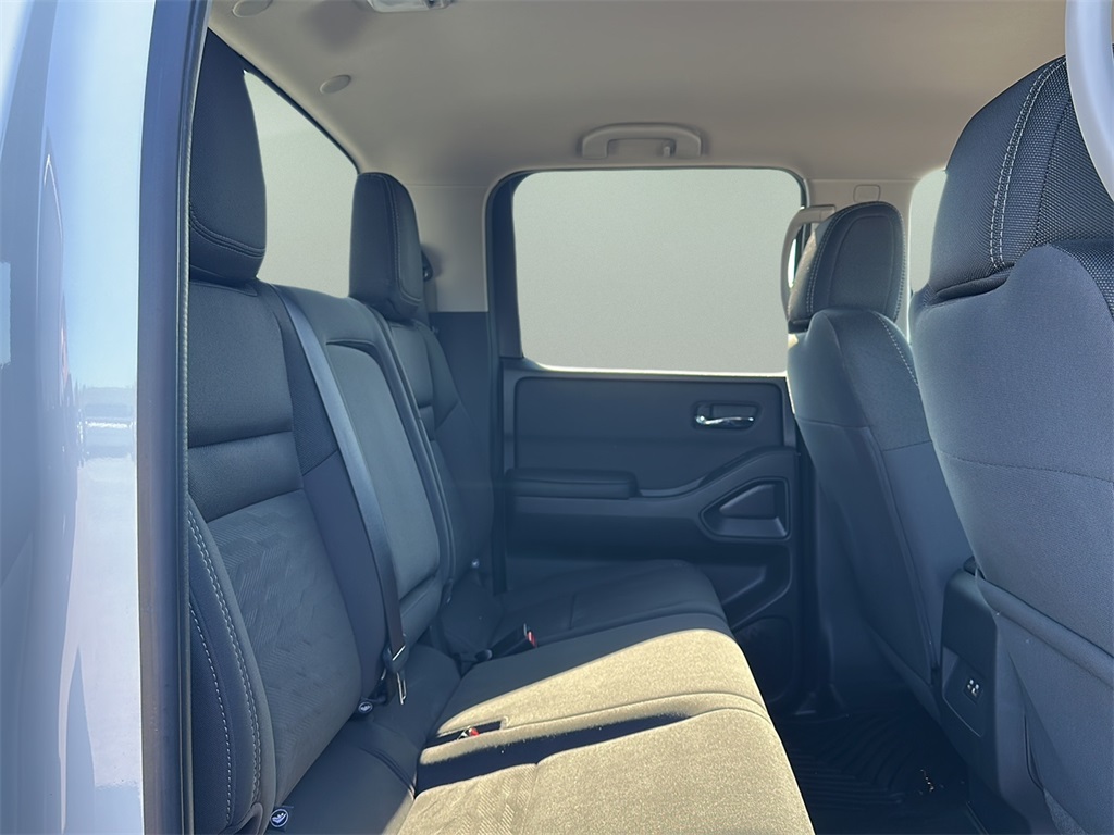 2023 Nissan Frontier Crew Cab SV photo 21