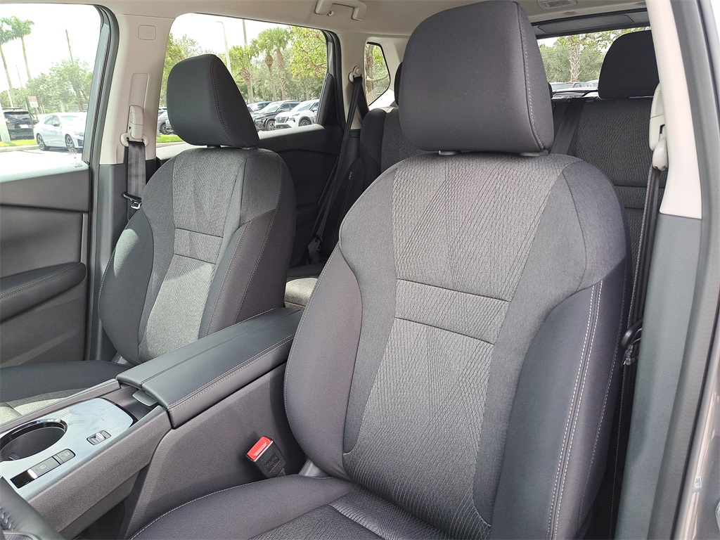 2026 Nissan Rogue SV photo 20