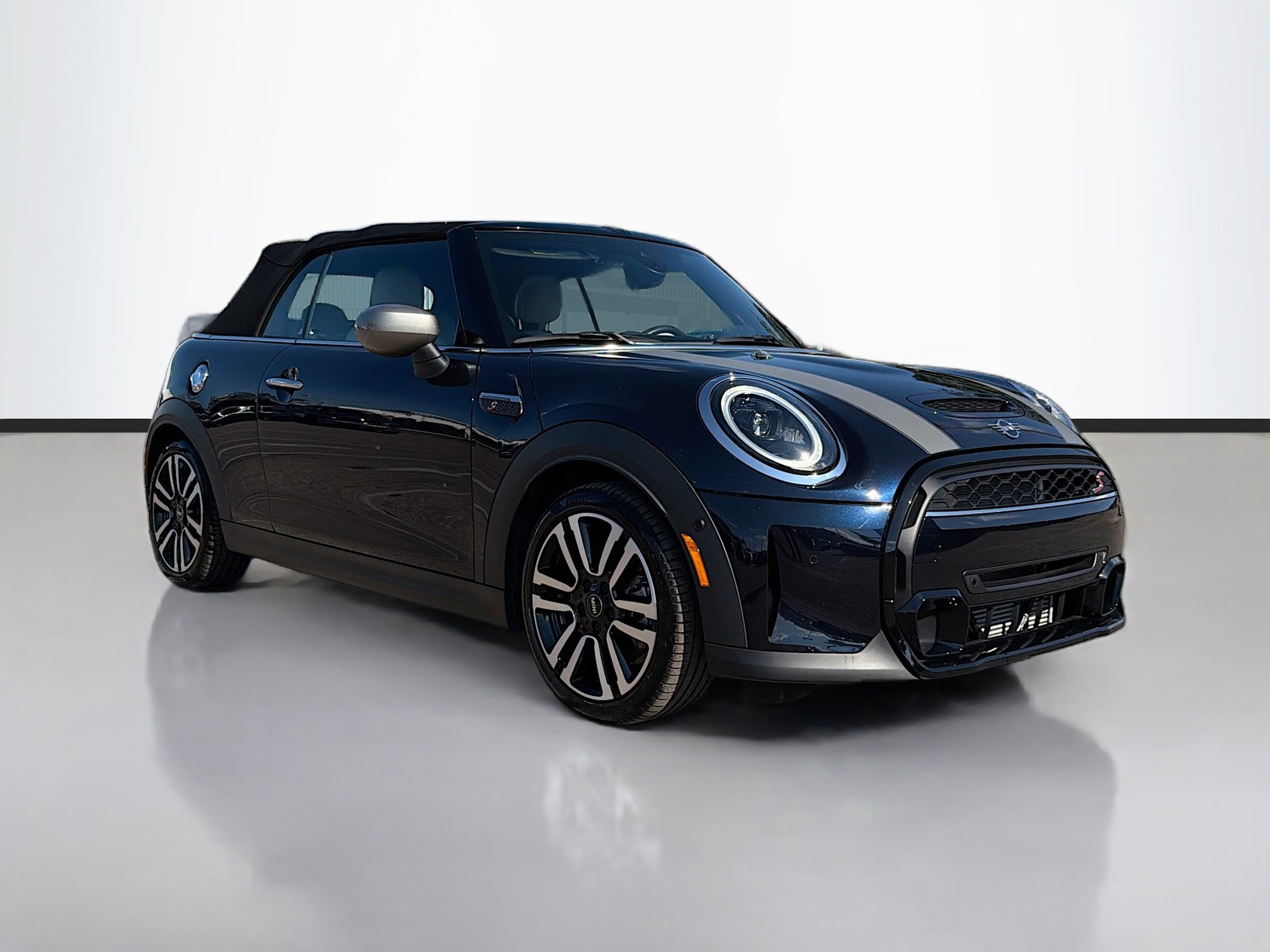 2024 MINI Convertible S's photo