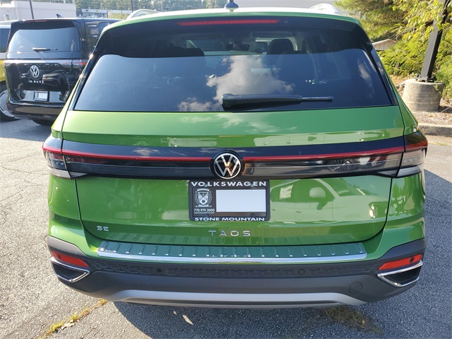 2025 Volkswagen Taos SE photo 5