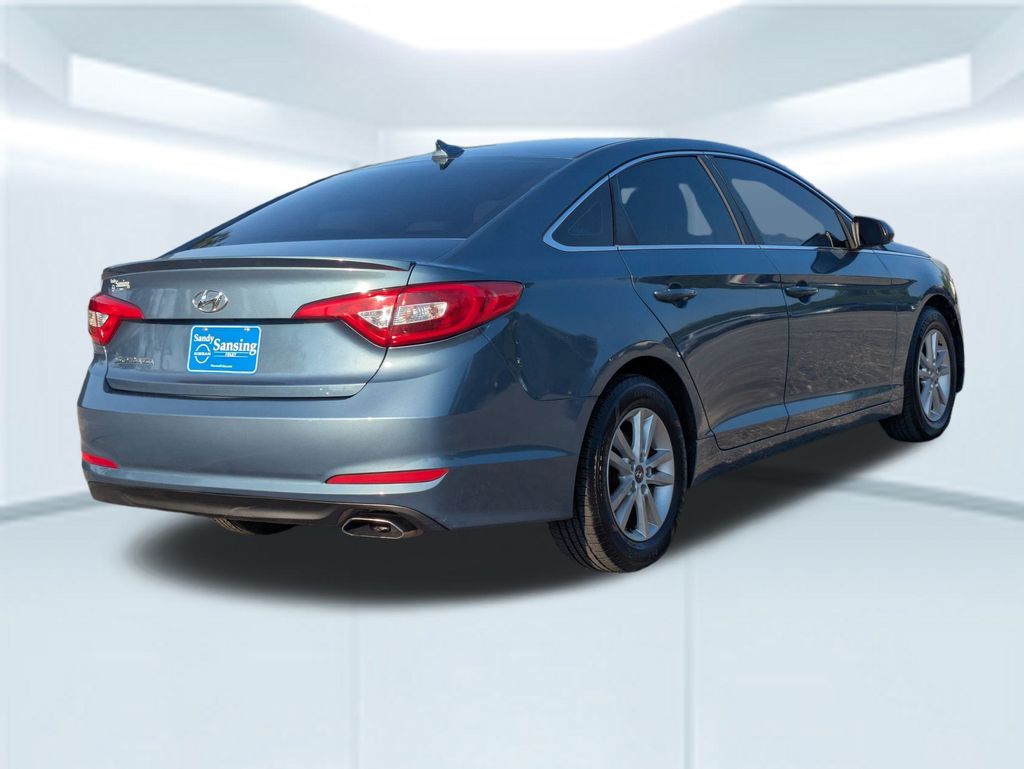 2015 Hyundai Sonata SE photo 4