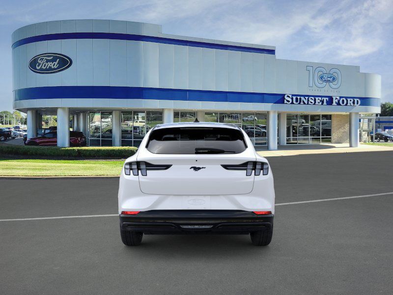 2025 Ford Mustang Mach-E Premium photo 5
