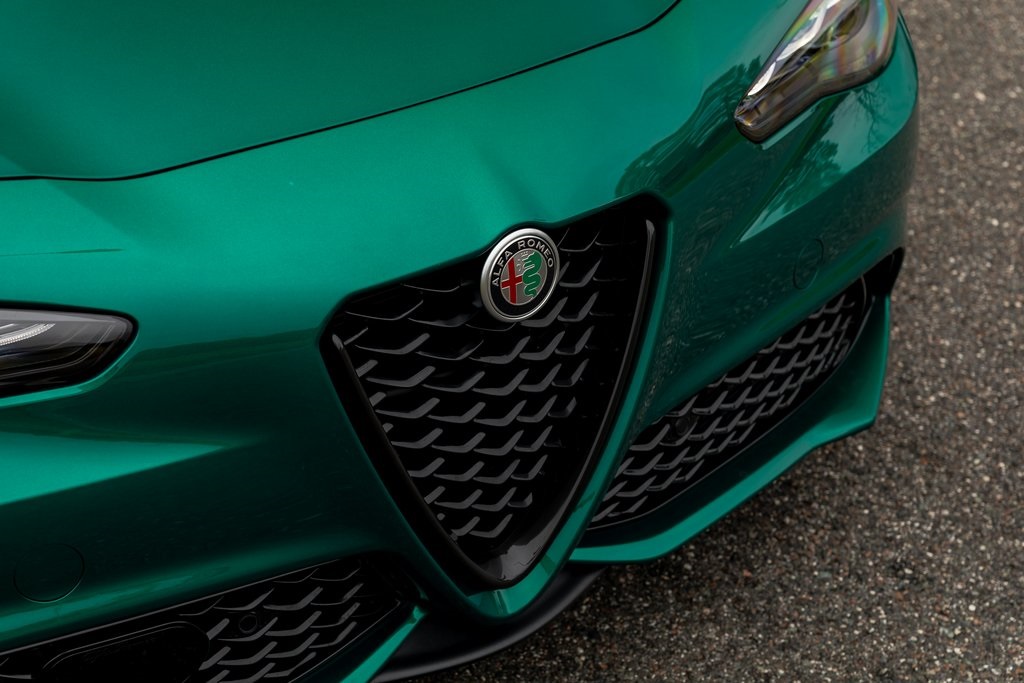 2025 Alfa Romeo Giulia Base photo 14