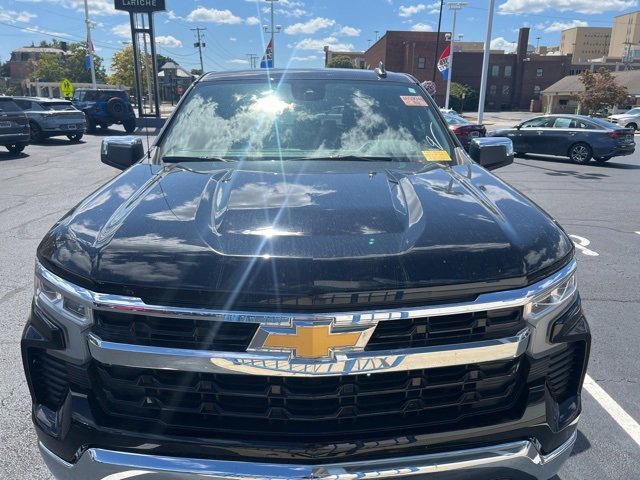 2024 Chevrolet Silverado 1500 LT photo 6