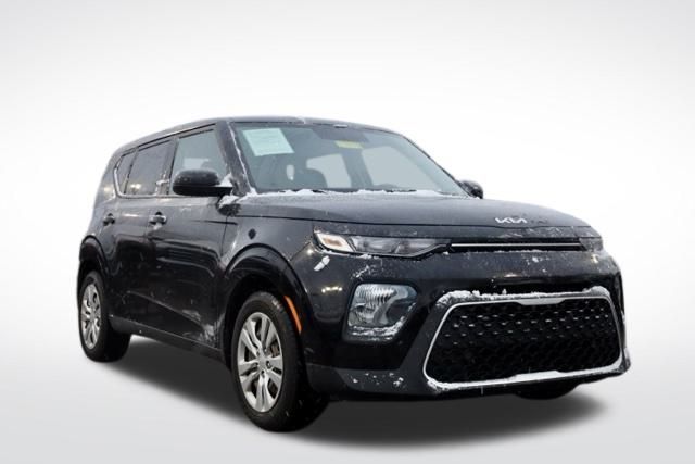 2022 Kia Soul LX's photo