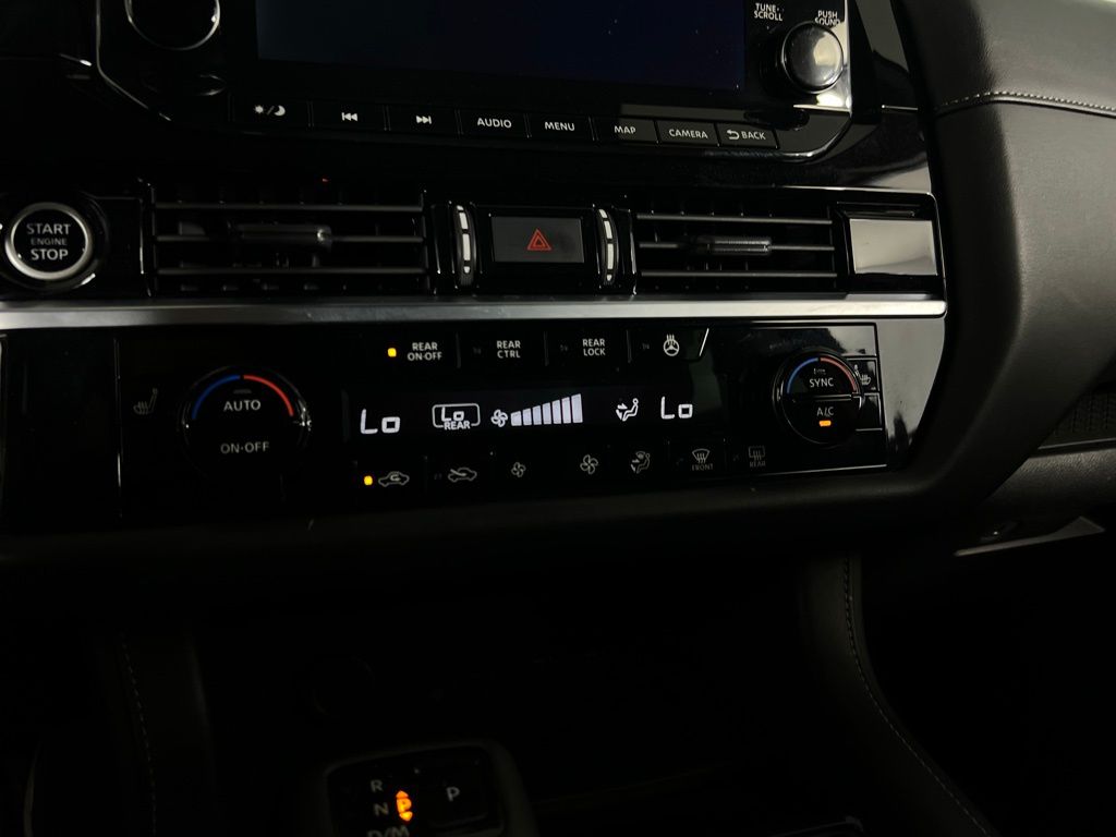2023 Nissan Pathfinder SL photo 4