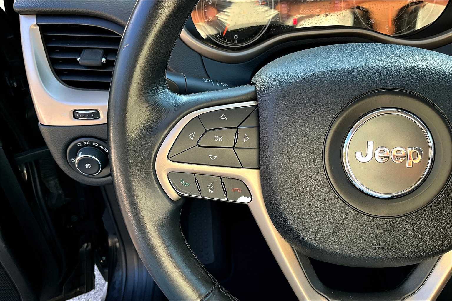 2016 Jeep Cherokee 80th Anniversary Edition photo 21