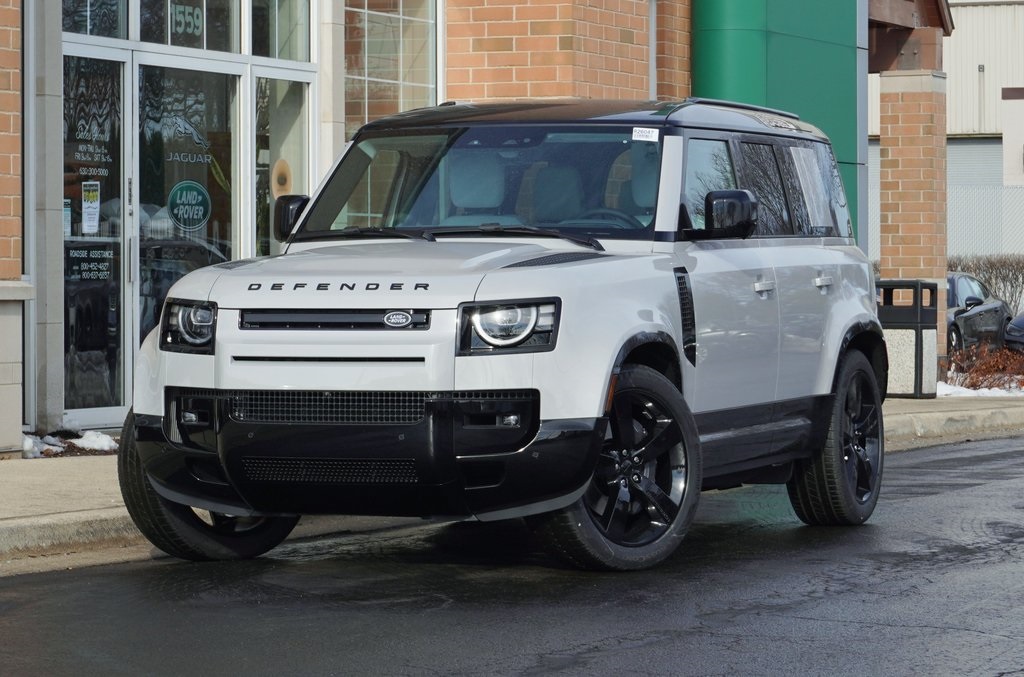2026 Land Rover Defender X-Dynamic SE's photo