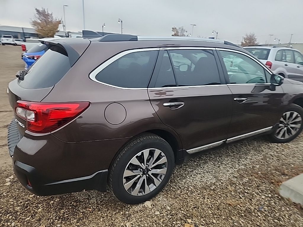 2019 Subaru Outback 2.5i Touring photo 4