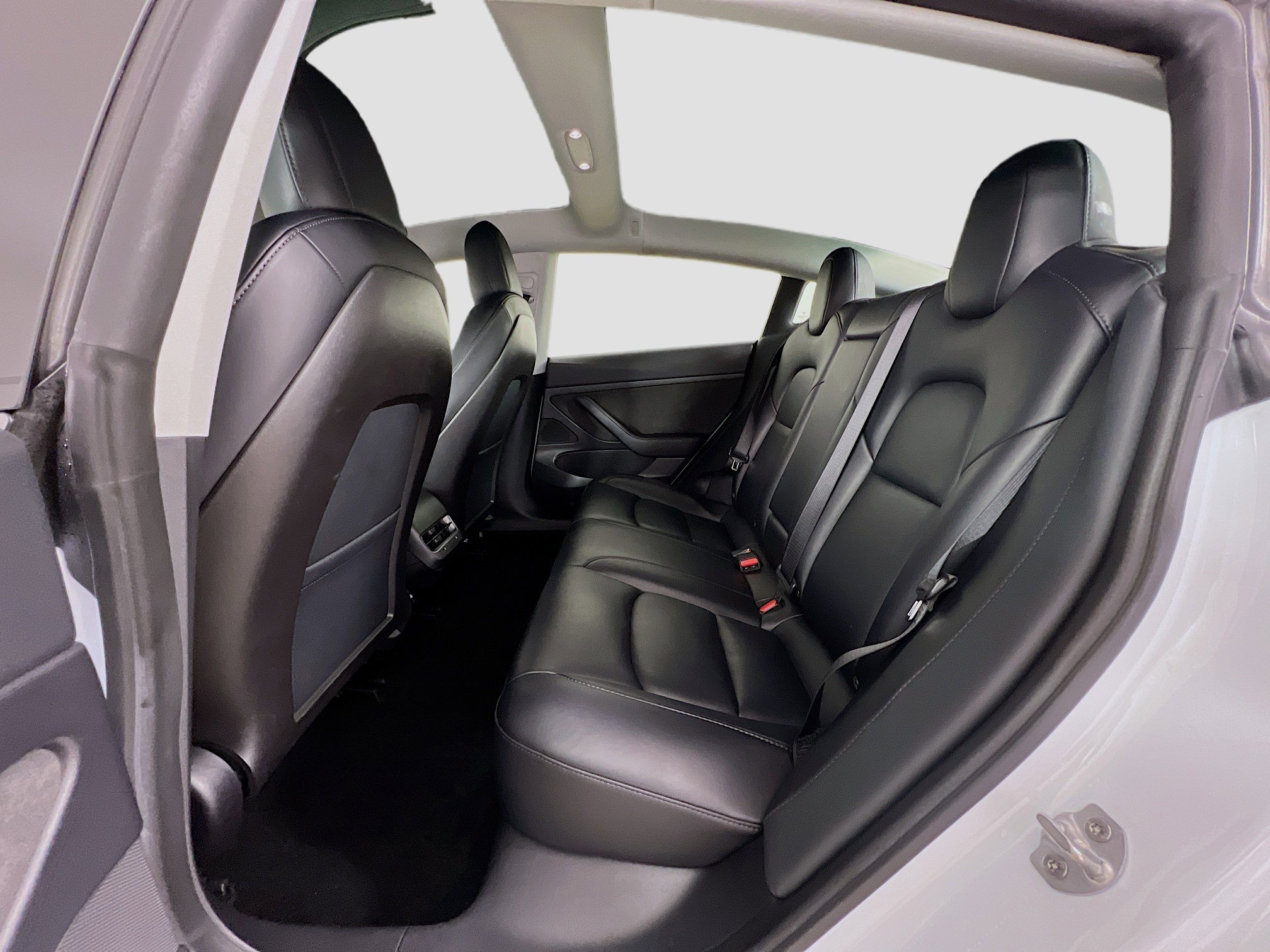 2020 Tesla Model 3 Standard Range Plus photo 22