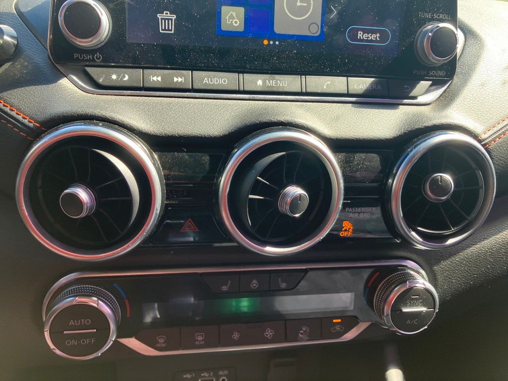 2022 Nissan Sentra SR photo 18