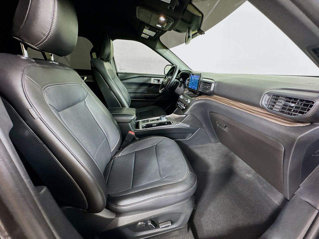 2020 Ford Explorer Limited photo 31