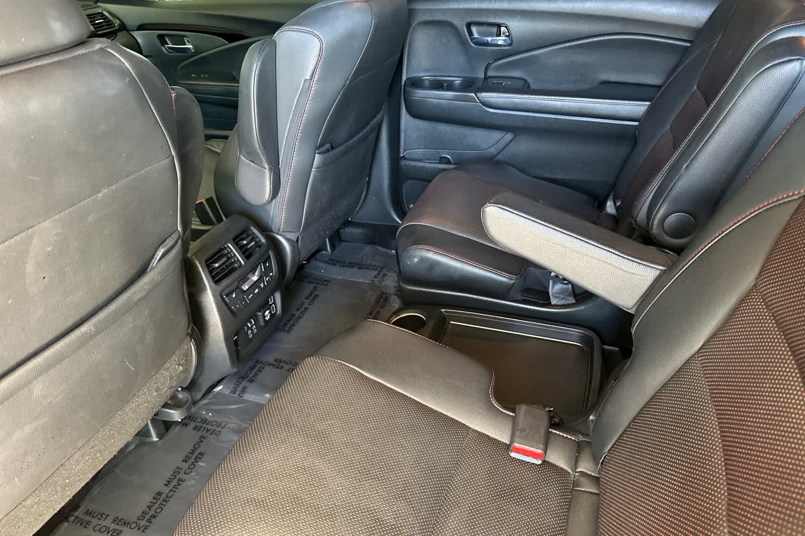 2022 Honda Pilot Black Edition photo 4