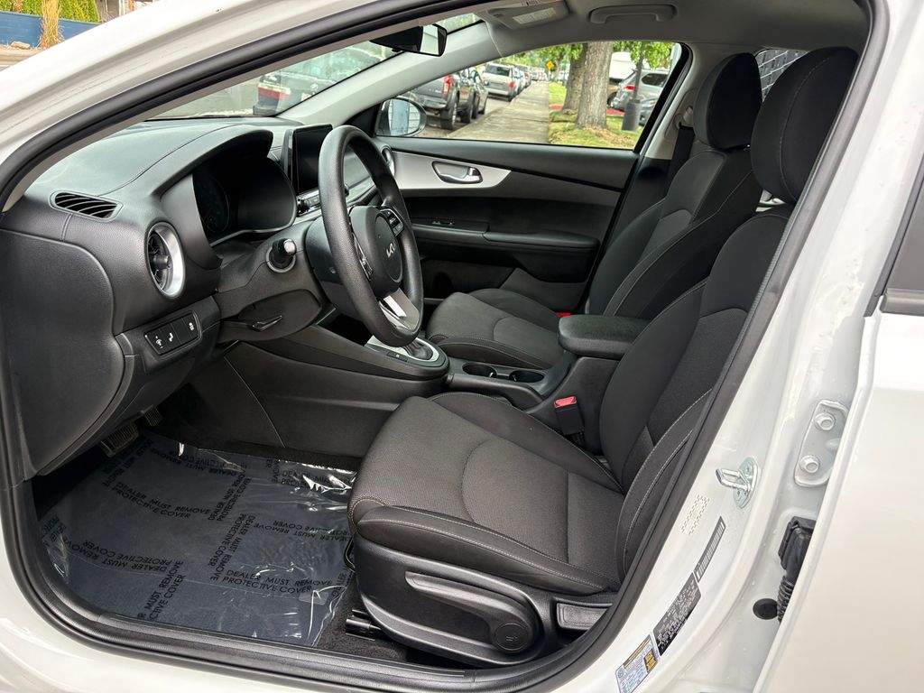 2023 Kia Forte LXS photo 14