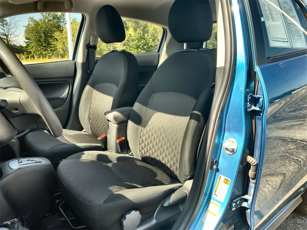 2024 Mitsubishi Mirage ES photo 13