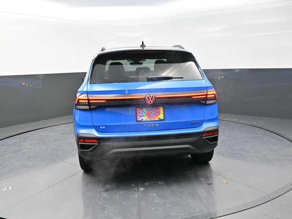 2025 Volkswagen Taos SE photo 4