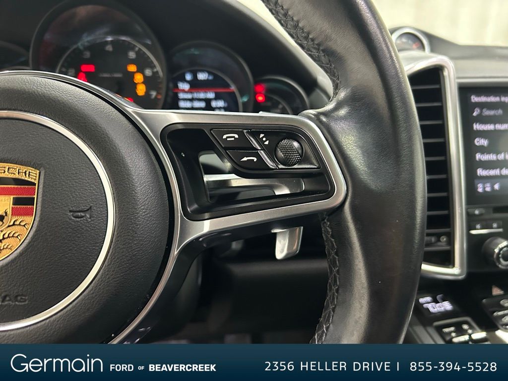 2017 Porsche Cayenne Base photo 21