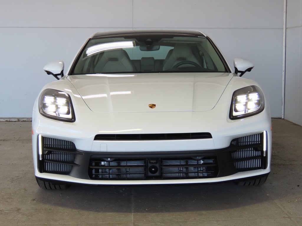 2024 Porsche Panamera 4 photo 4