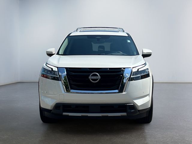 2024 Nissan Pathfinder Platinum photo 8