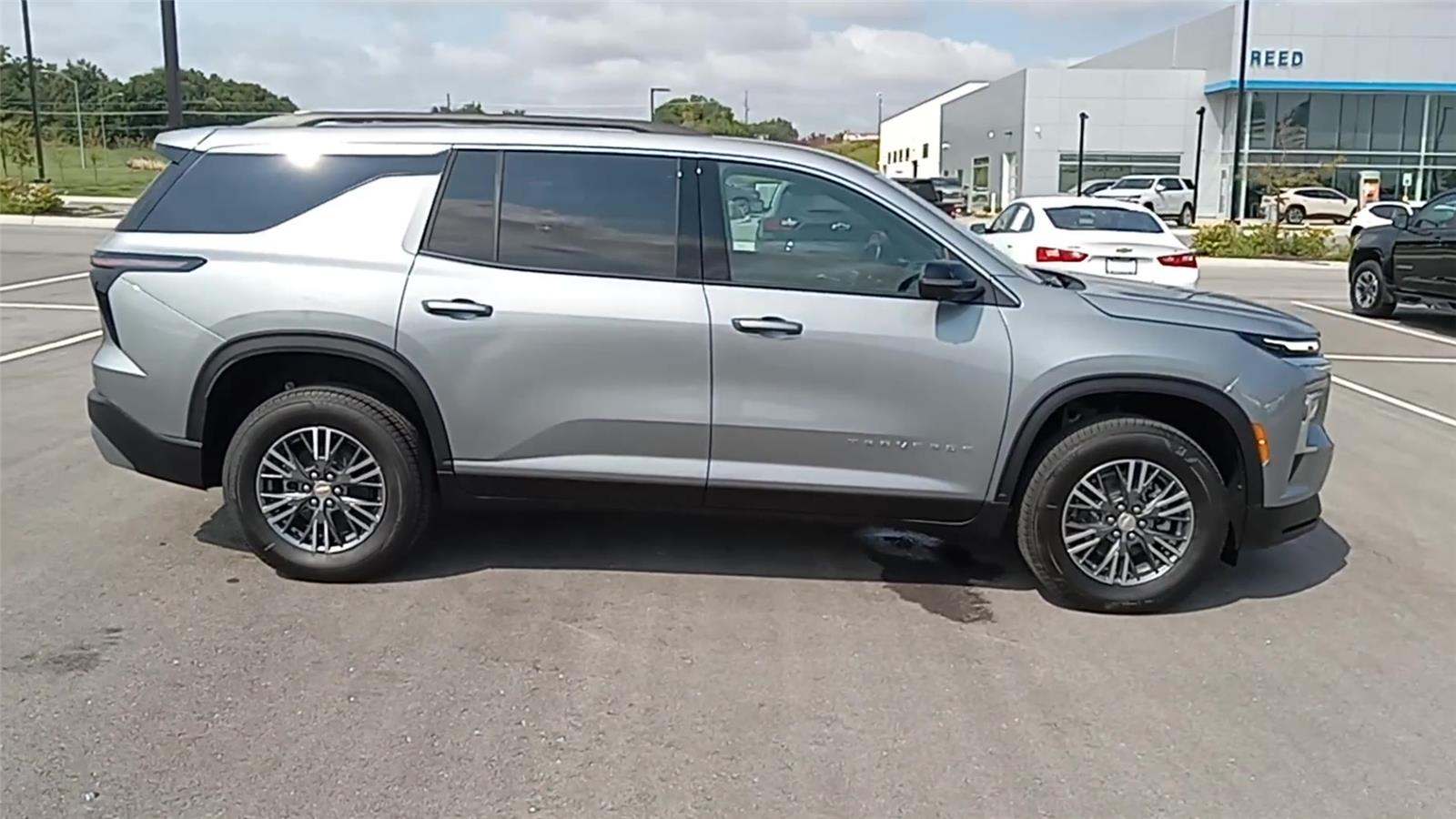 2026 Chevrolet Traverse photo 8