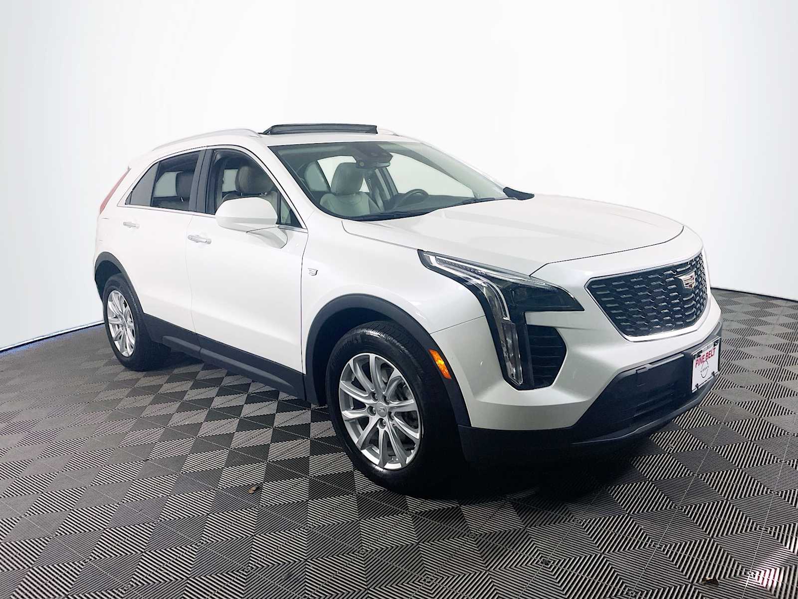 2023 Cadillac XT4 Luxury photo 3
