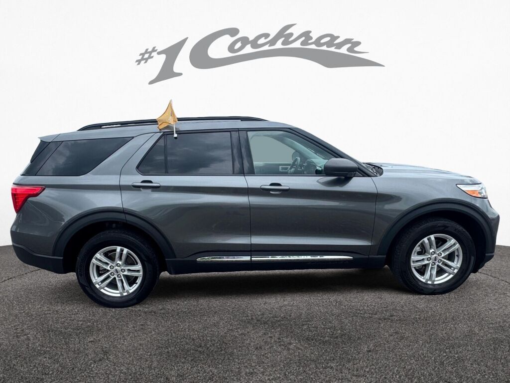 2022 Ford Explorer XLT photo 8