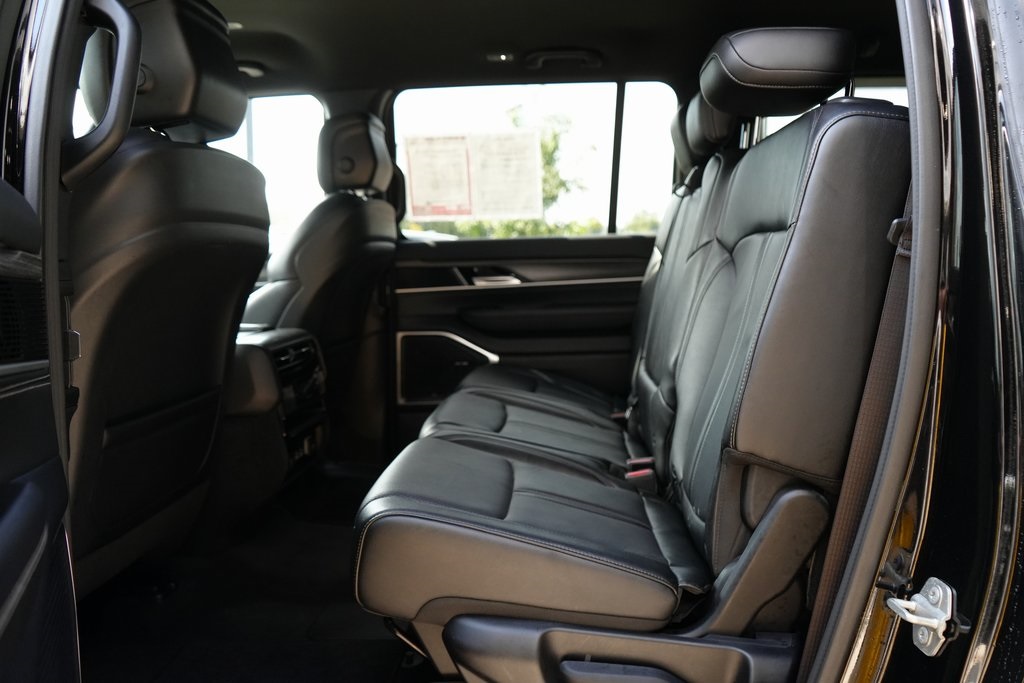 2024 Jeep Wagoneer L Series II photo 27