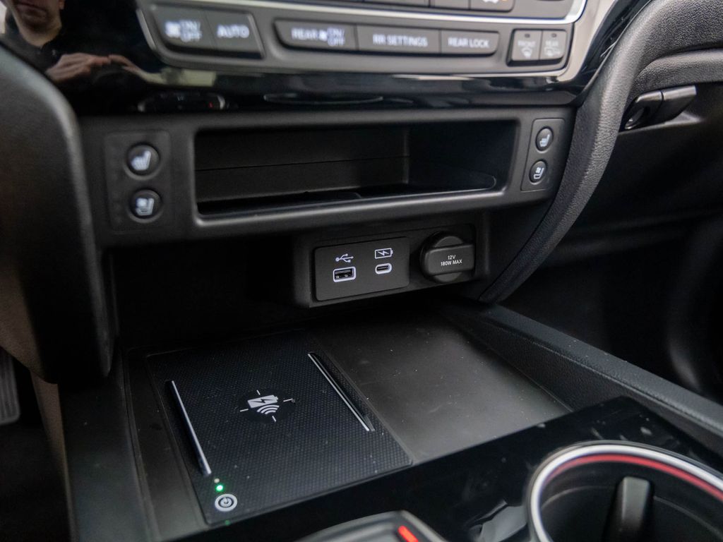 2025 Honda Ridgeline Black Edition photo 24