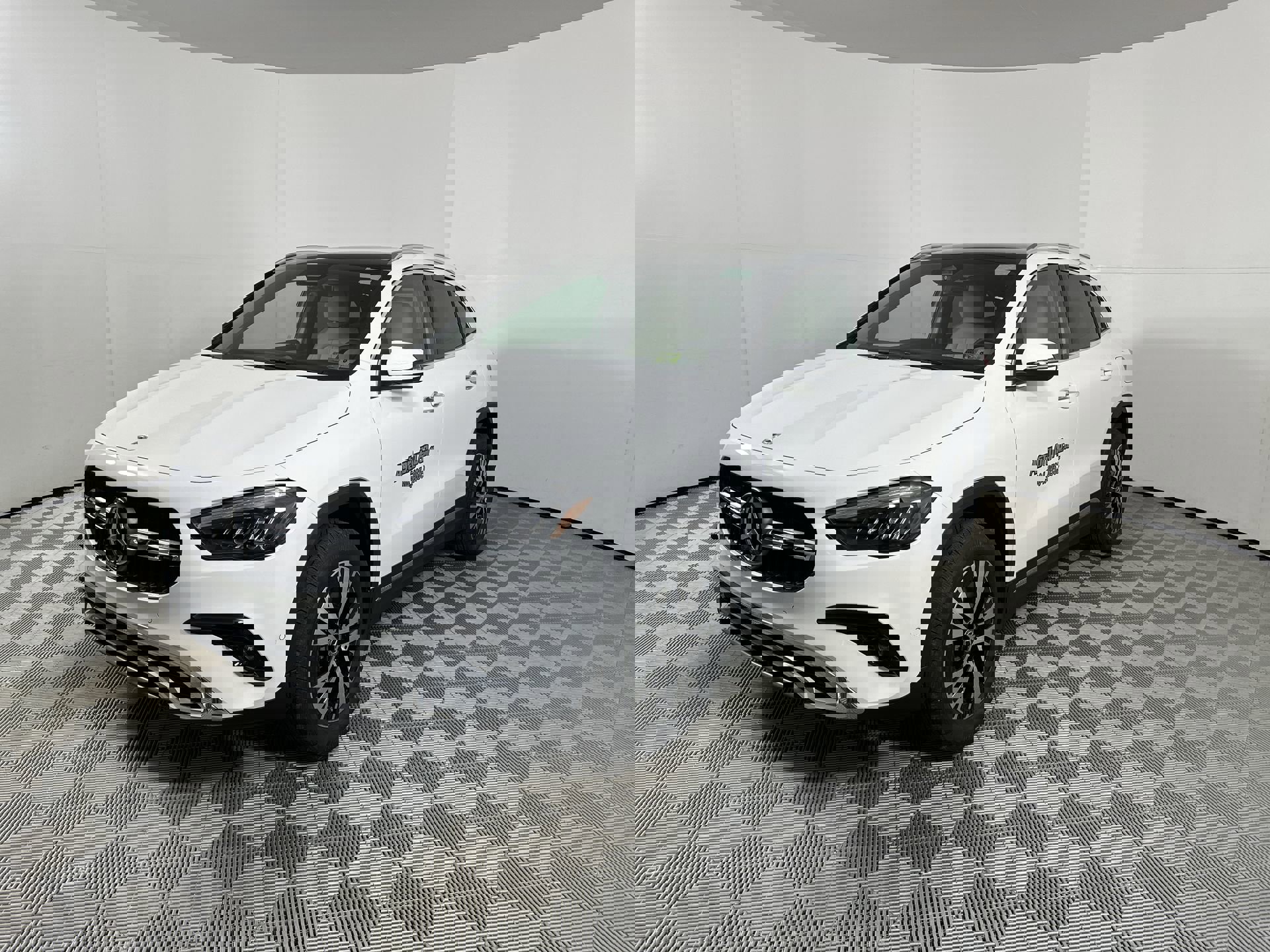 2025 Mercedes Benz GLA 250 4MATIC photo 4