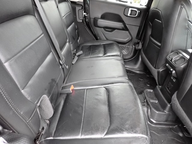 2021 Jeep Wrangler Unlimited Sahara Altitude photo 13