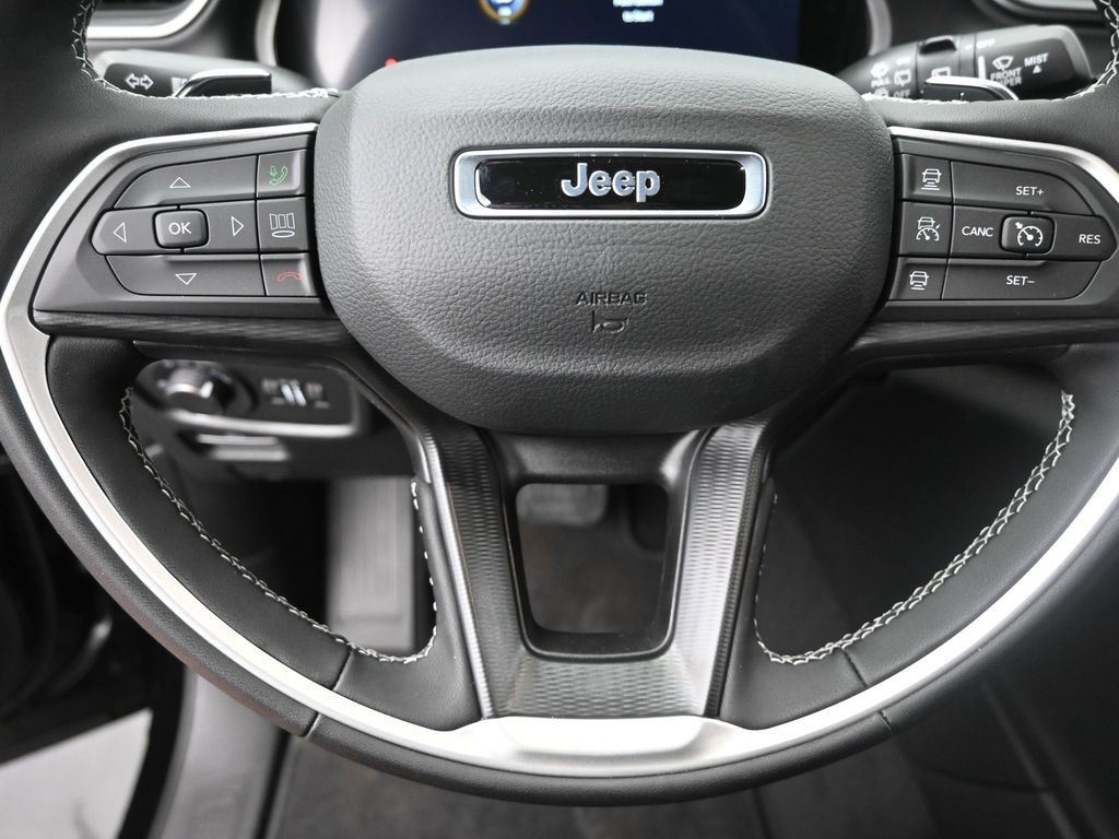 2025 Jeep Grand Cherokee Altitude X photo 13