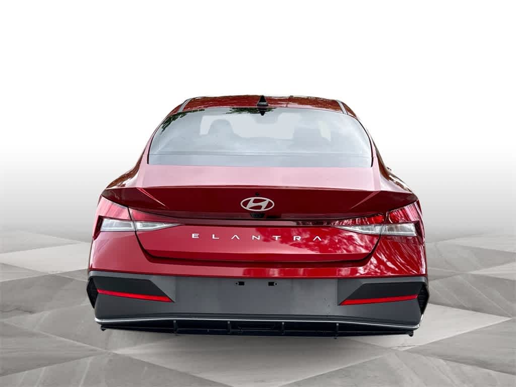 2024 Hyundai Elantra SEL photo 6