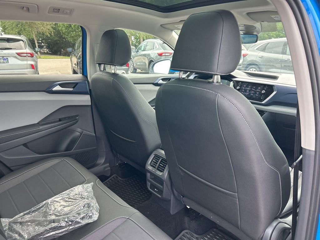 2024 Volkswagen Taos SE photo 42