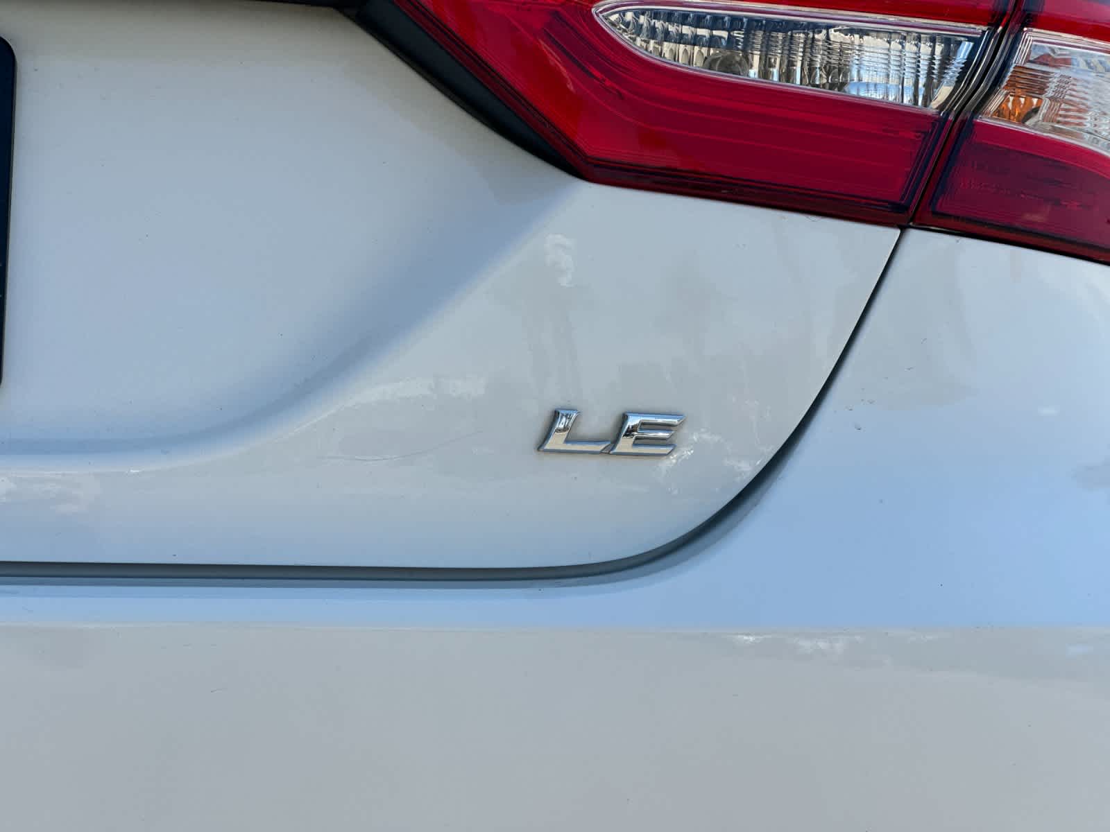 2018 Toyota Camry LE photo 23