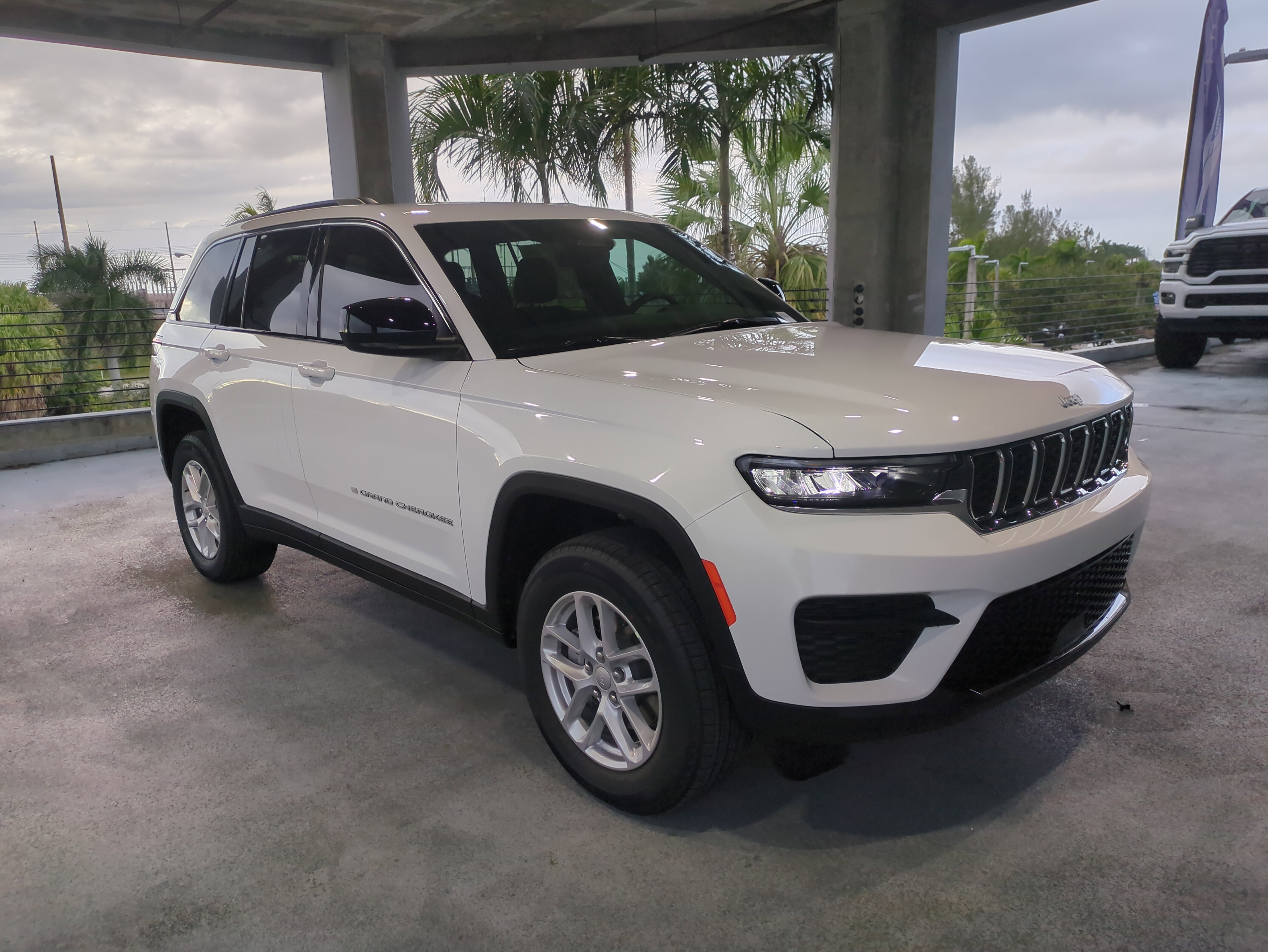2025 Jeep Grand Cherokee Laredo's photo