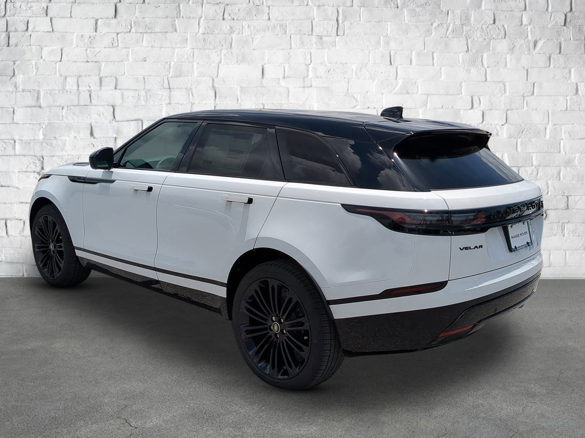 2026 Land Rover Range Rover Velar SE photo 2
