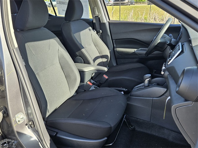 2025 Nissan Kicks Play S photo 14