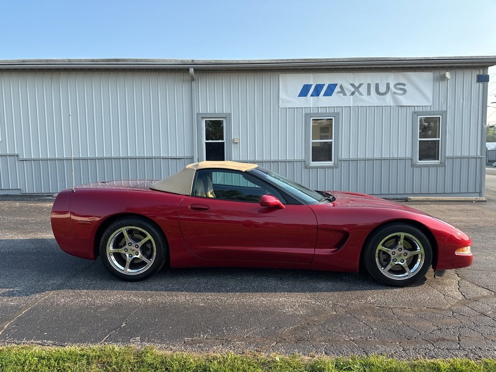 2004 Chevrolet Corvette Base photo 2